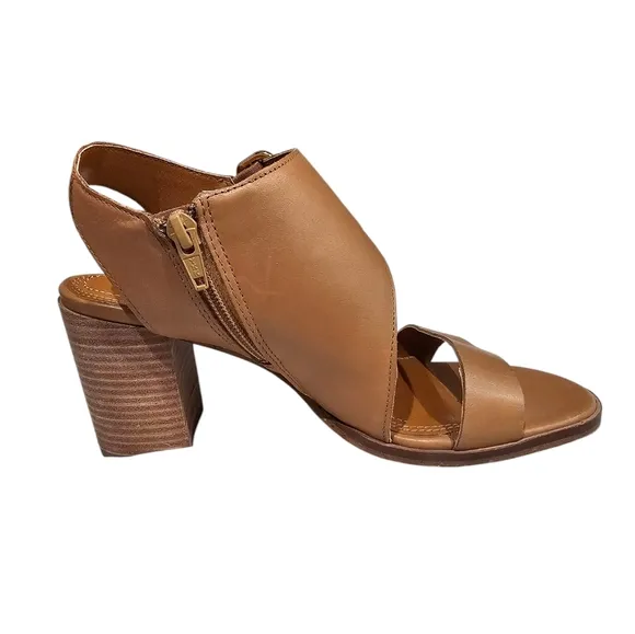 Lucky Brand Women'sDarnah Heeled Sandal, Lion, Chunky Heel  7 1/2  NWOT