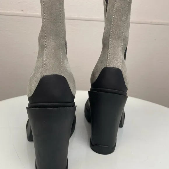 Marc Fisher Gray Ramiro Heeled Chelsea Bootie Size 6.5 NWOT